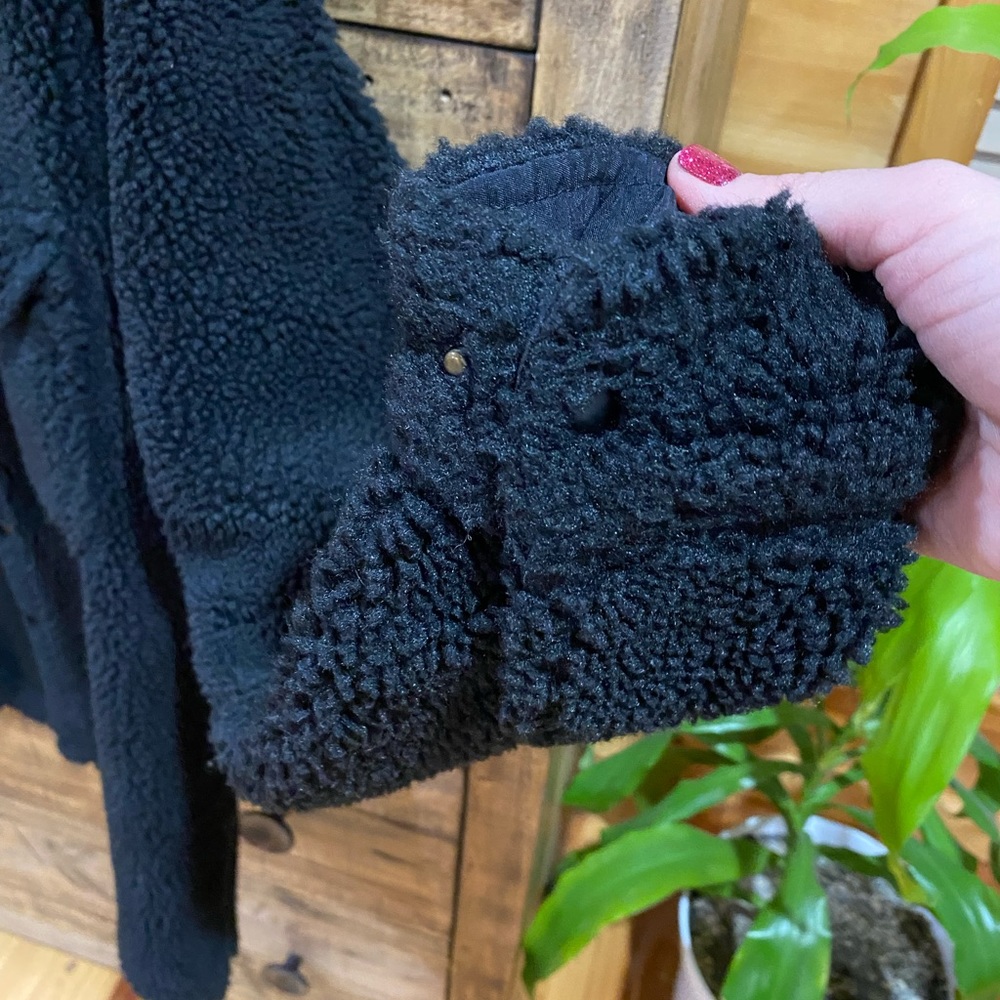 Black Shacket‎ - Picture 3 of 7